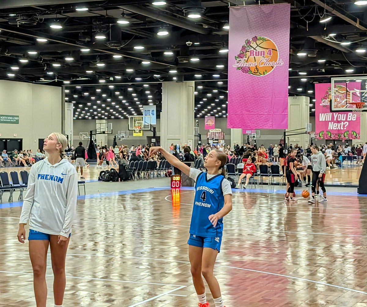 crva51's tweet image. Loved watching My girls @BrayleeVasa
@KenzliVasa
play together @TFNsRun4Roses!
@nebraskaphenom