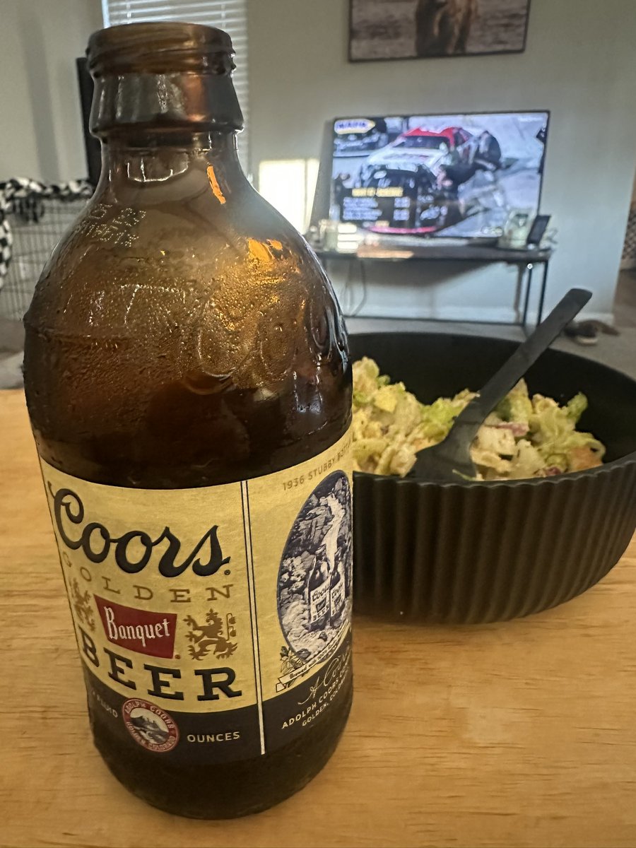BooCarlisle's tweet image. This Cold Beer is in honor of the track owners and promoters. The ones takin’ gut punches from every direction and still showin’ up. Y’all put up with racers raisin’ cane over qualifying order, body panels, and the same ol’ boy hollerin’ every week that the leader’s gotta be…