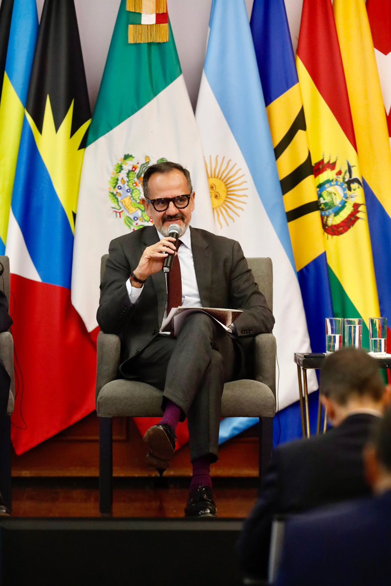 OCHOA_MX_UN's tweet image. Inauguramos hoy la 11ª la Escuela de Verano de Desarme y no proliferación en la que participan 25 diplomáticas/os de América Latina y el Caribe.
Ante el creciente riesgo nuclear, esta iniciativa contribuye a mantener el liderazgo regional a favor de la paz y la seguridad🌎🕊️.