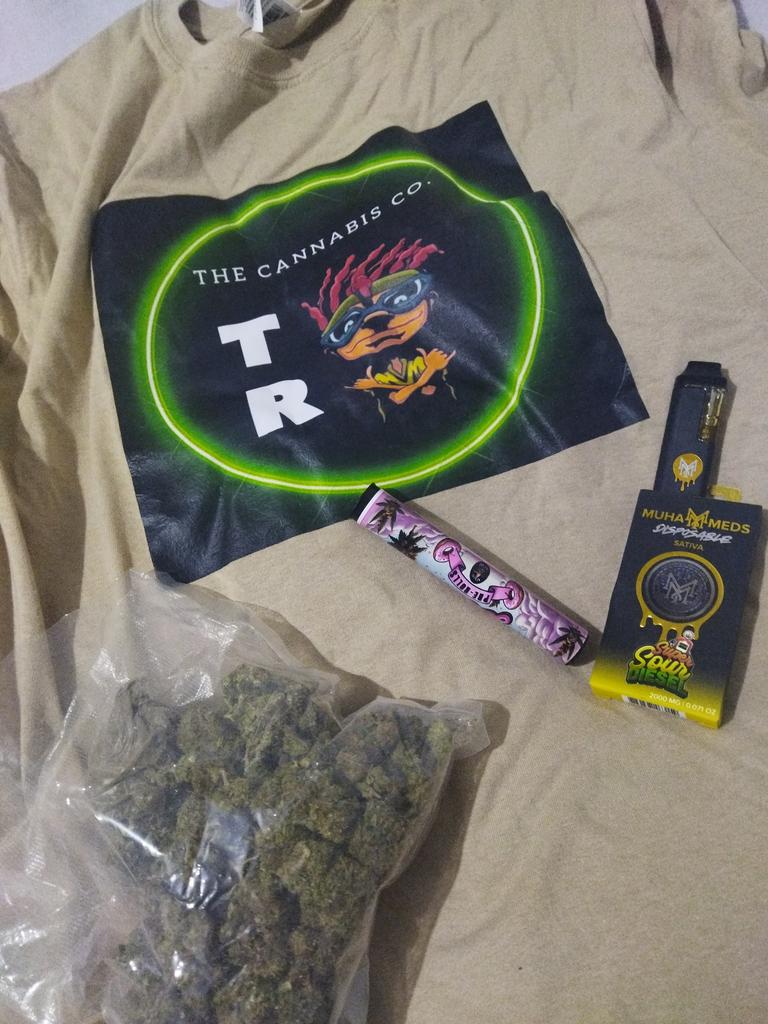 Sharis ✨🌿🔥 tweet media