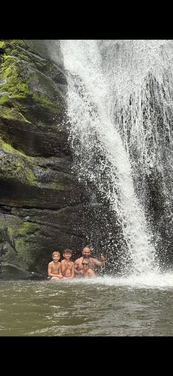 DavidMataJr's tweet image. Family vacation= memories.