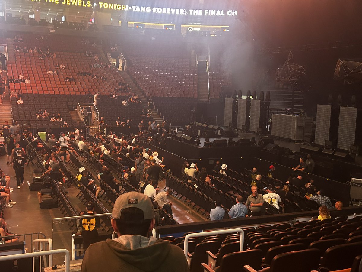 Baird9965's tweet image. #WuTang and #RTJ. I love RTJ more, shhh 🤫.