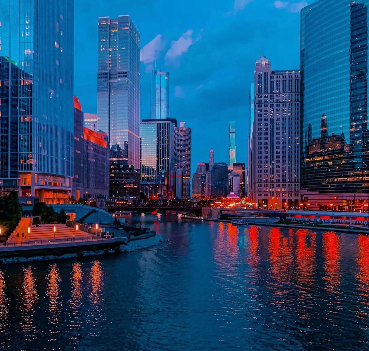 Chicago in the summer is simply magical. || 📸: <a href="/MaidaSkys/">MaidaSkys</a>