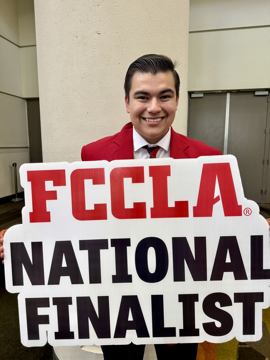 🎉 #ShakopeeSchools showed up strong at the FCCLA National Leadership Conference in Orlando!

Four SHS students competed in events tied to Human Services &amp; FACS — earning three silver medals and a 2nd place national finish! 🥈👏#saberpride