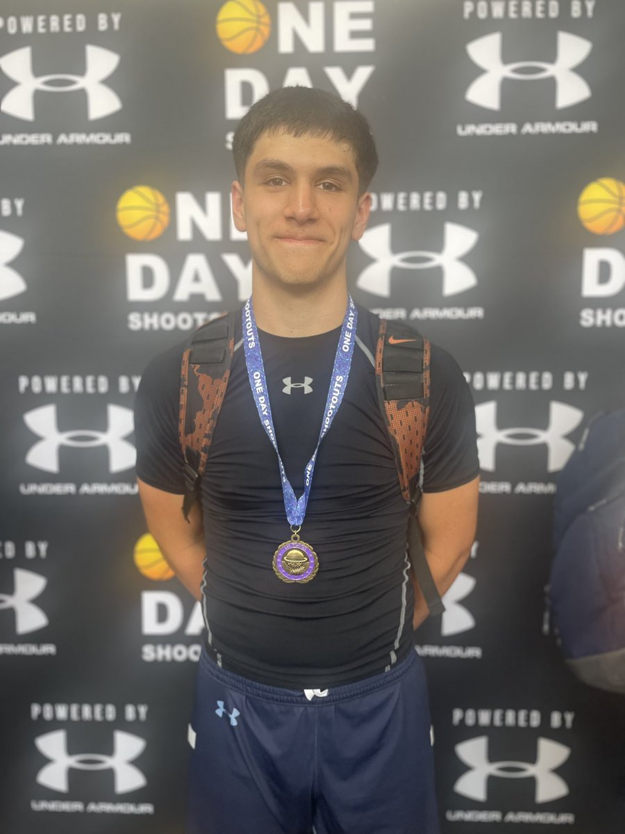 Lori Martinez (@loriletmeb1) on Twitter photo 