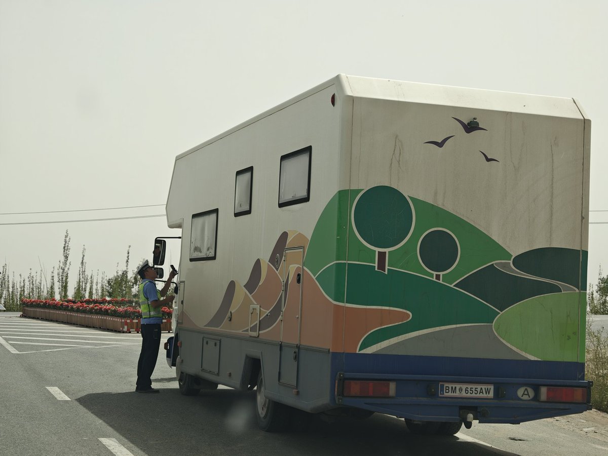 hayakawateresa's tweet image. 民豊県で🇦🇹や🇨🇭からのキャンピングカーが発見