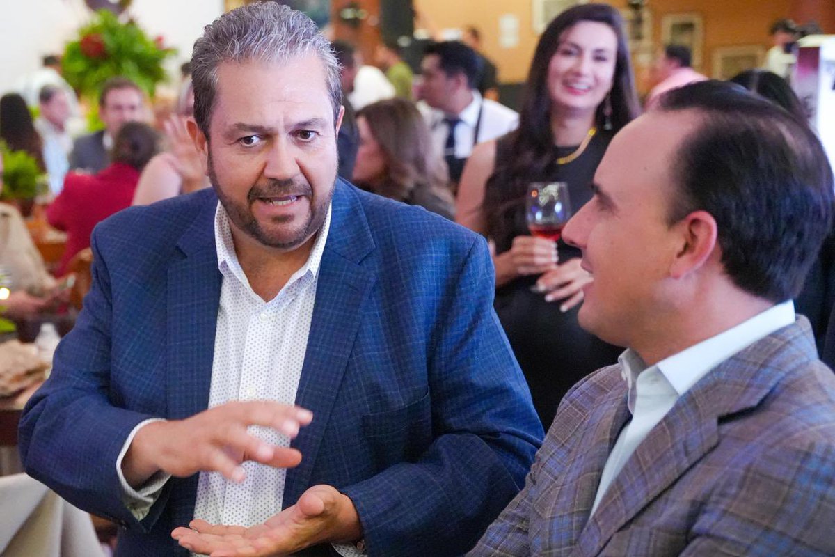 Hoy acompañé al gobernador <a href="/manolojim/">Manolo Jiménez Salinas</a> en el relanzamiento de la Ruta Vinos &amp; Dinos 🍷🦖
Ramos Arizpe se une a esta gran experiencia junto a Saltillo, Parras, Arteaga y Gral. Cepeda.
¡Turismo, sabor, historia y orgullo por Coahuila! 🇲🇽
#CoahuilaPaDelante #APasosDeGigante