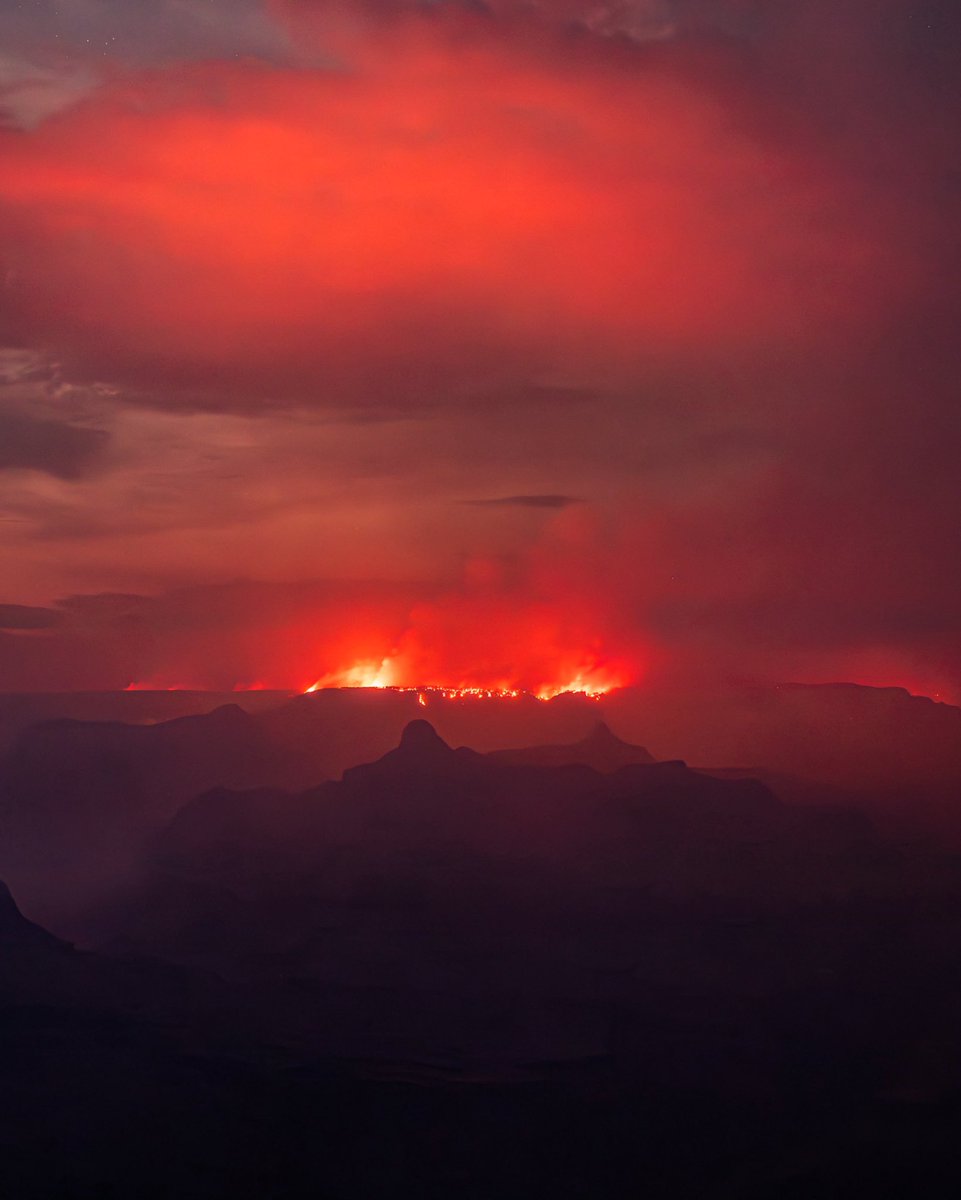 Views of the #DragonBravoFire at the #GrandCanyon tonight.