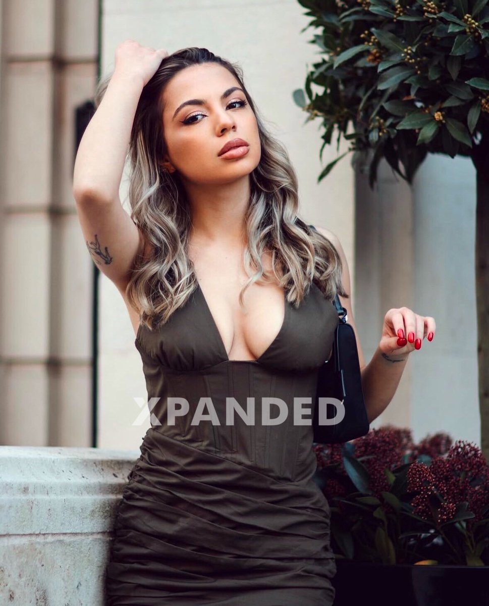 Elissia (<a href="/Elissialove/">Elissia</a> )😈🥵 Live NOW till 13:30 👀📲💦