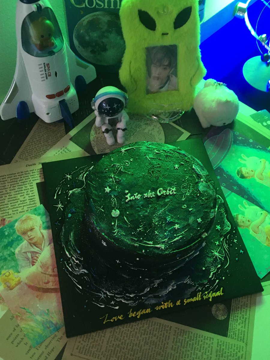h0tcak3_02's tweet image. 𝐈𝐧𝐭𝐨 𝐭𝐡𝐞 𝐎𝐫𝐛𝐢𝐭
#외계인태래출몰 @alien_file 

📍B&apos;DAY 홍대점

망할 외계인이 보고싶었다라는 문구가 가장 기억에 남는 곳
외계인 컨셉의 카페면 사실 소품에서 어려움을 겪을거라고 생각했는데 그 개념을 깨고 너무 알찼던 카페 
노래하는 외계인 태래 보고싶다~!!
