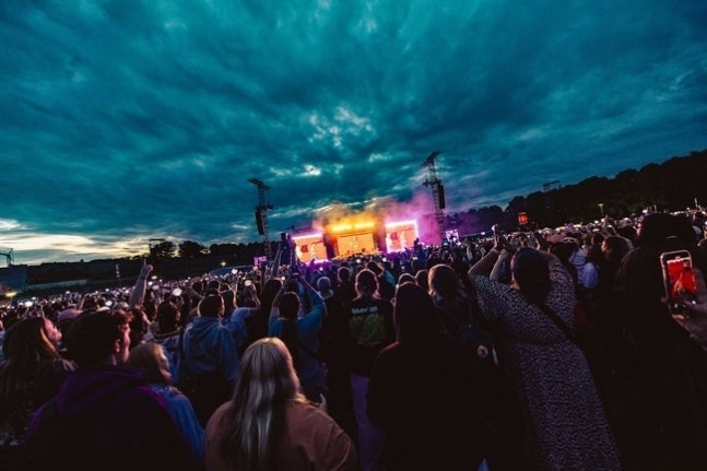 KpopHerald (@kpop_herald) on Twitter photo #ARMYs cleaned up Lollapalooza Berlin in just 10 minutes after <a href="/bts_bighit/">BTS_official</a> #JHope’s electrifying July 14 performance — winning praise from fans, staff and local media. Photos of the clean venue quickly went viral, with fans calling it “exactly why I’m proud to be ARMY.” J-Hope #ARMYs cleaned up Lollapalooza Berlin in just 10 minutes after <a href="/bts_bighit/">BTS_official</a> #JHope’s electrifying July 14 performance — winning praise from fans, staff and local media. Photos of the clean venue quickly went viral, with fans calling it “exactly why I’m proud to be ARMY.” J-Hope