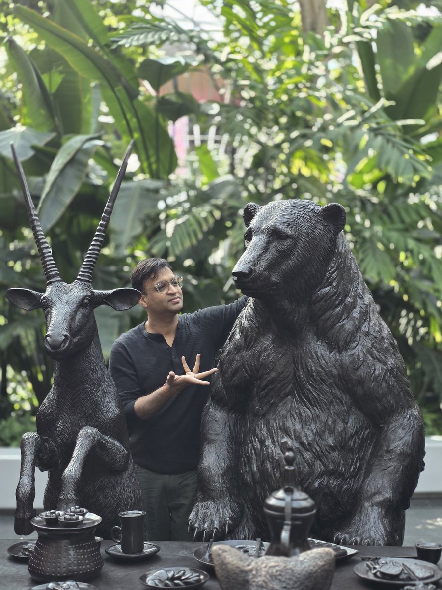 vivbajaj's tweet photo. Explaining to Mr. Bear that breaking portfolios isn’t a personality trait. Dont take your image seriously.
Chill bro, it’s just the market not really a jungle.