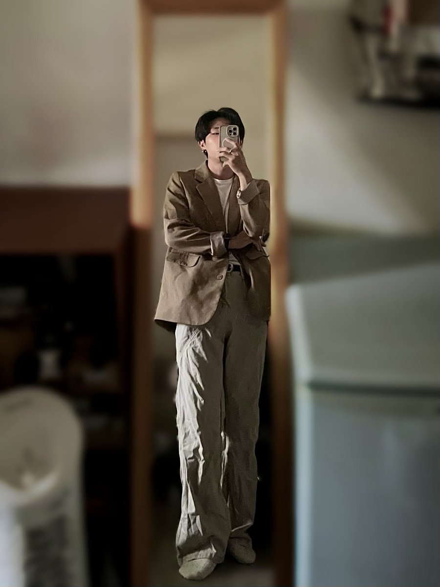 看似豐富充實的背後

細細品嚐才知道陷入雞湯陷阱🤐

人總是拒絕不了「美好的假象」
-
金融生態