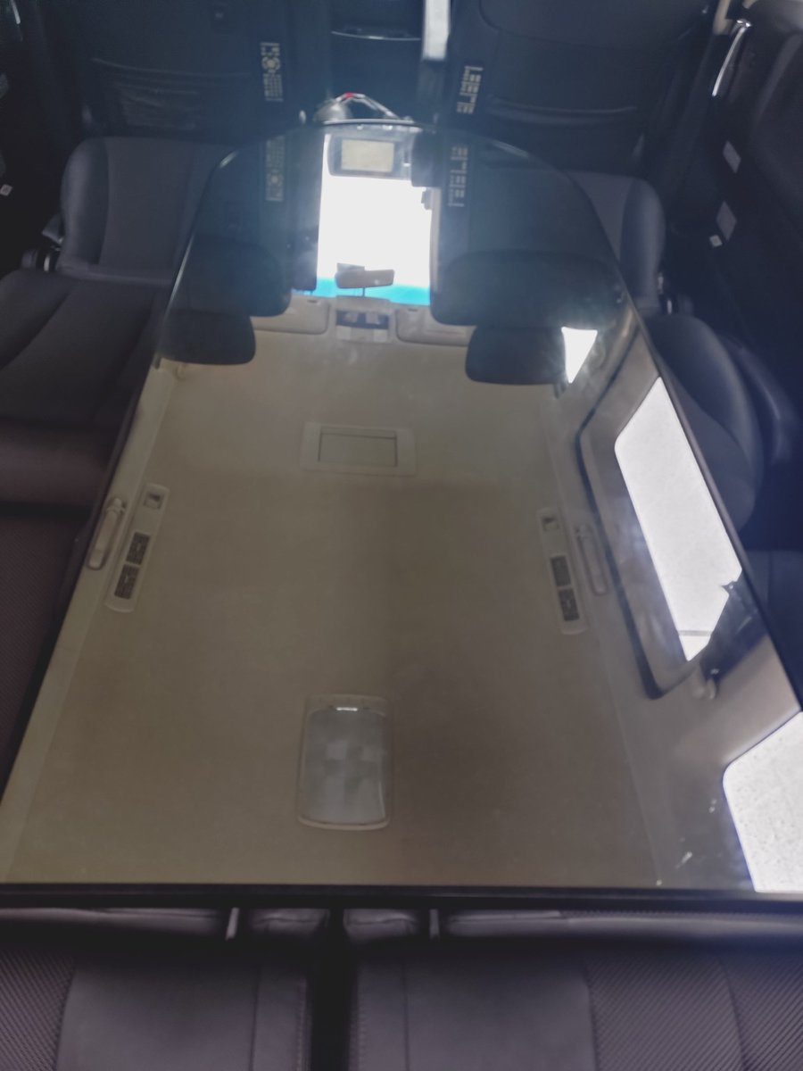 180×80の全身鏡を譲っていただきました。
スタジオ設置にイベントに活躍してくれそうです。