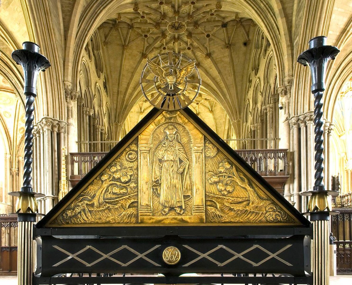 WinCathedral's tweet image. Today marks #StSwithunsDay
One of St Swithun's most famous miracles tells of a simple act of human kindness to a poor woman. When crossing the bridge, she was jostled and dropped her basket of eggs. The saint took pity on her – and made her broken eggs whole.