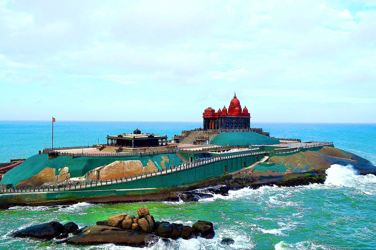 fromsamslens's tweet image. #RockinTuesday 
Vivekananda Rock Memorial, located about 500 meters off mainland of Vavathurai, Tamil Nadu, built in 1970 in honour of Swami Vivekananda &amp;amp; surrounded by the Laccadive Sea with confluence of Bay of Bengal, Indian Ocean &amp;amp; Arabian Sea.
@Theme_pic_India