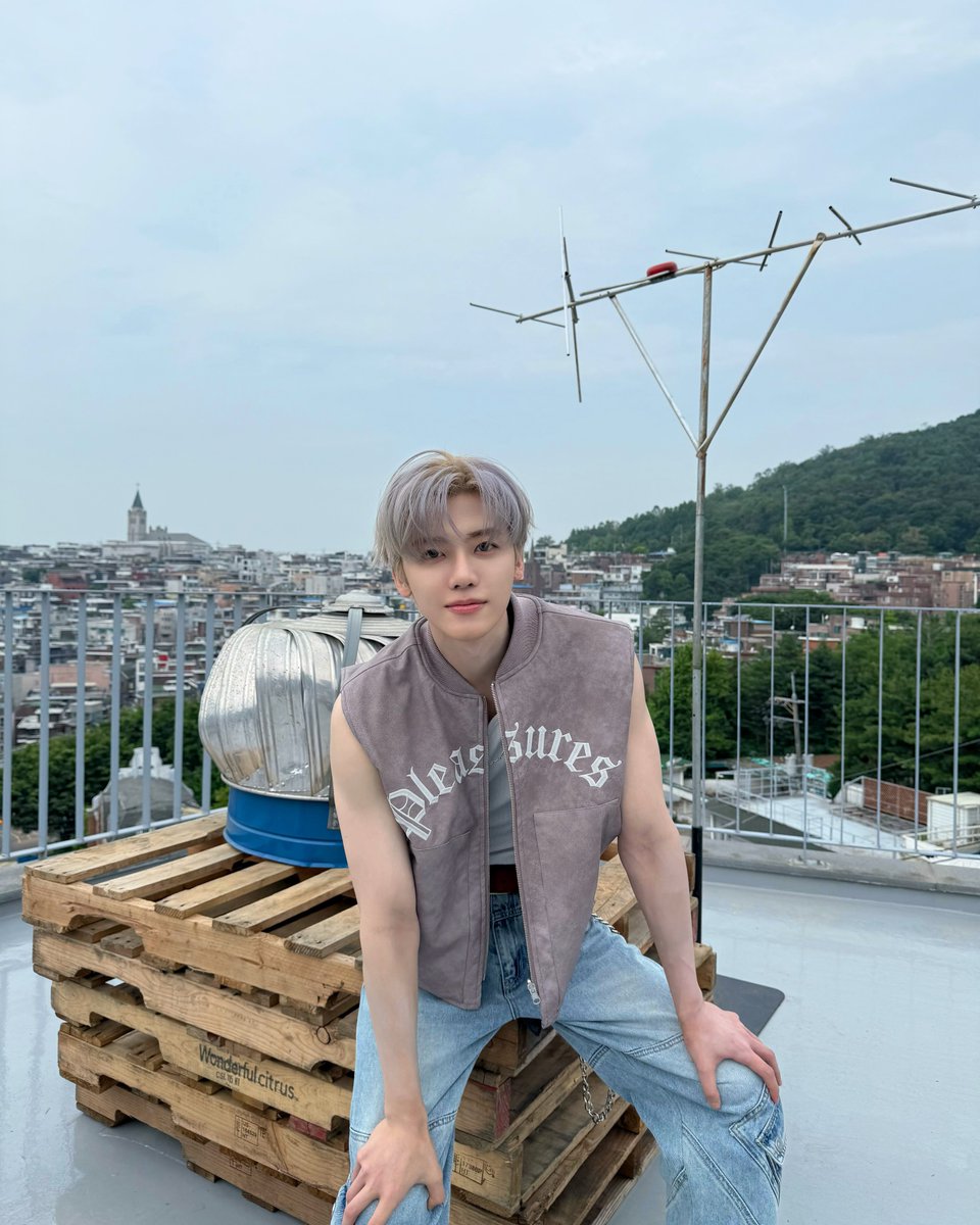 archivesnjm's tweet photo. handsome #jaemin 🤍 https://t.co/y6rZ9kSm3m