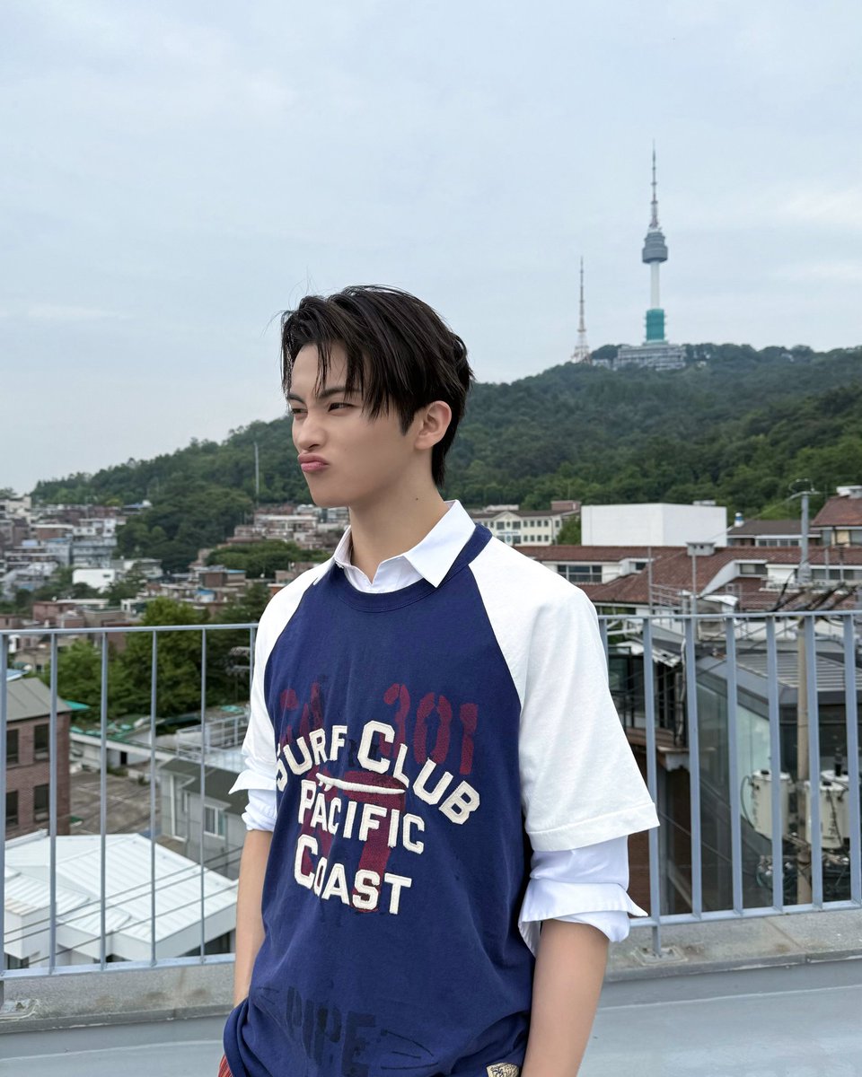 markyuppi's tweet image. MARK LEE 😭🤏🏻