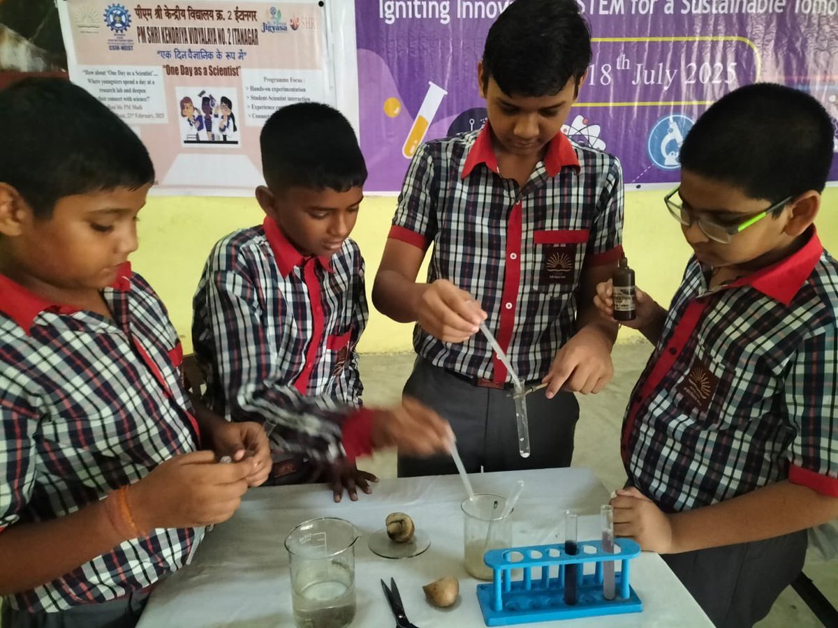 KItanagar's tweet image. 🔬🧪 STEM Activity Highlight
👩‍🔬 Iodine Test Experiment conducted on 15.07.25 at
PM SHRI Kendriya Vidyalaya No.2, Itanagar
Students explored starch presence in food items through scientific observation &amp;amp; hands-on learning!
#STEMeducation #IodineTest #KVS 
@KVS_HQ @KVSRO_TINSUKIA