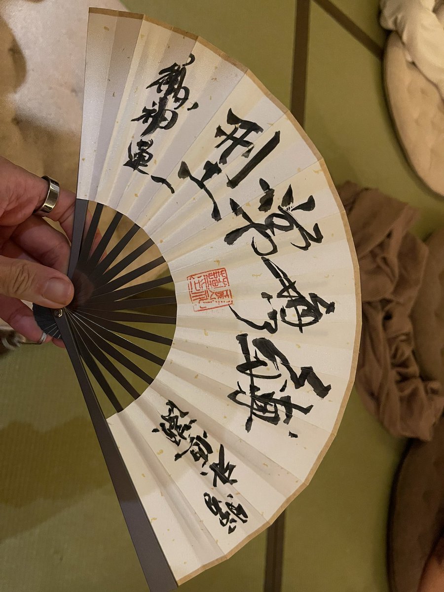 已经过去两天，但这个周末yagami老师<a href="/bakushi518YR/">鵺神 蓮＠縛師</a>的课程分享以及和模特kala <a href="/cream3kitty/">kala</a>张力拉满的表演仿佛电影一般仍在脑海中回放，让自己更明确了想要在绳缚中想得到的是什么东西
感谢翻译啊汐<a href="/ShibariShio/">慕言汐</a>的翻译，感谢815 <a href="/815poshengdao/">815婆绳道</a>和暗桃桃<a href="/darkpeachhhh/">暗桃桃</a> 举办这场大师课，令大家都满载而归