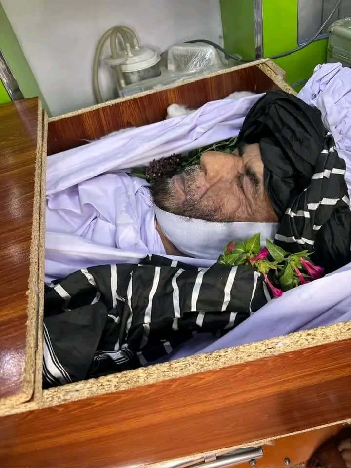 IsmaeelYoon's tweet image. اوس مې باور راغی چې تراب صیب نور زموږ په منځ کې نه شته!!