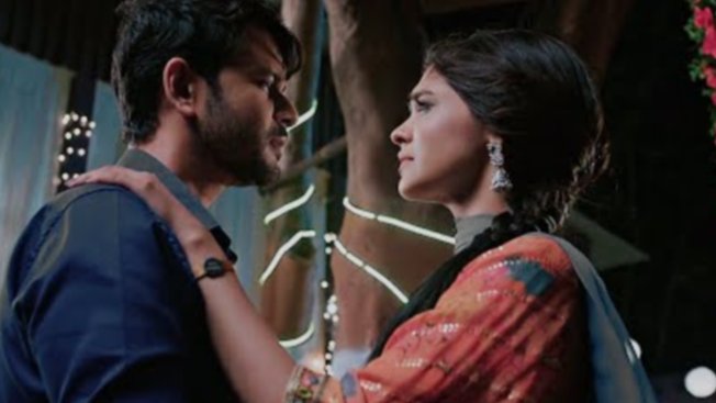 GuptaSpurr97364's tweet photo. The reach and power of this beautiful couple 🧿😭❤️
#yrkkh #yrkkh3 #jaysoni #akshnav #pranalirathod #akshnavir https://t.co/rXLUE8GSCH