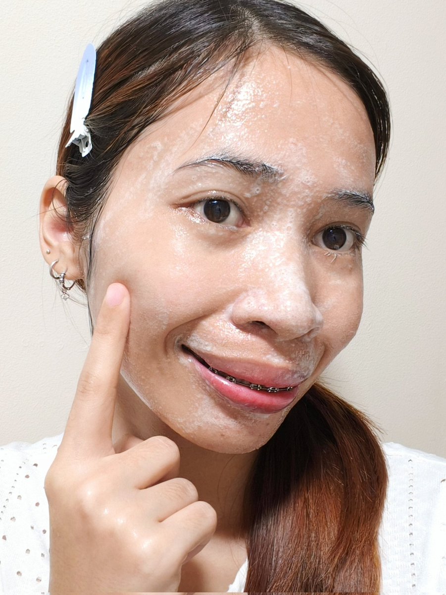 ไอเลิ้ป💗 คลีนซิ่งเจล Needly มากกกกกก อ่อนโยนเหมาะกับคนเป็นสิวโดยเฉพาะ ล้างสะอาดดีนะหน้าไม่แห้ง แอบรู้สึกว่าหลังล้างหน้าชุ่มชื้นขึ้นด้วยยยย ที่ชอบเลยคือตัวนี้ใช้ได้ทั้งตัวจ่ะ เริ่ดx10 มันเป็นแบบนี้!!!

ละหัวปั๊มอะเธอ ใช้งานง่ายมากกกกก

#ดีบอกต่อ #ใช้จริงรีวิวจริง