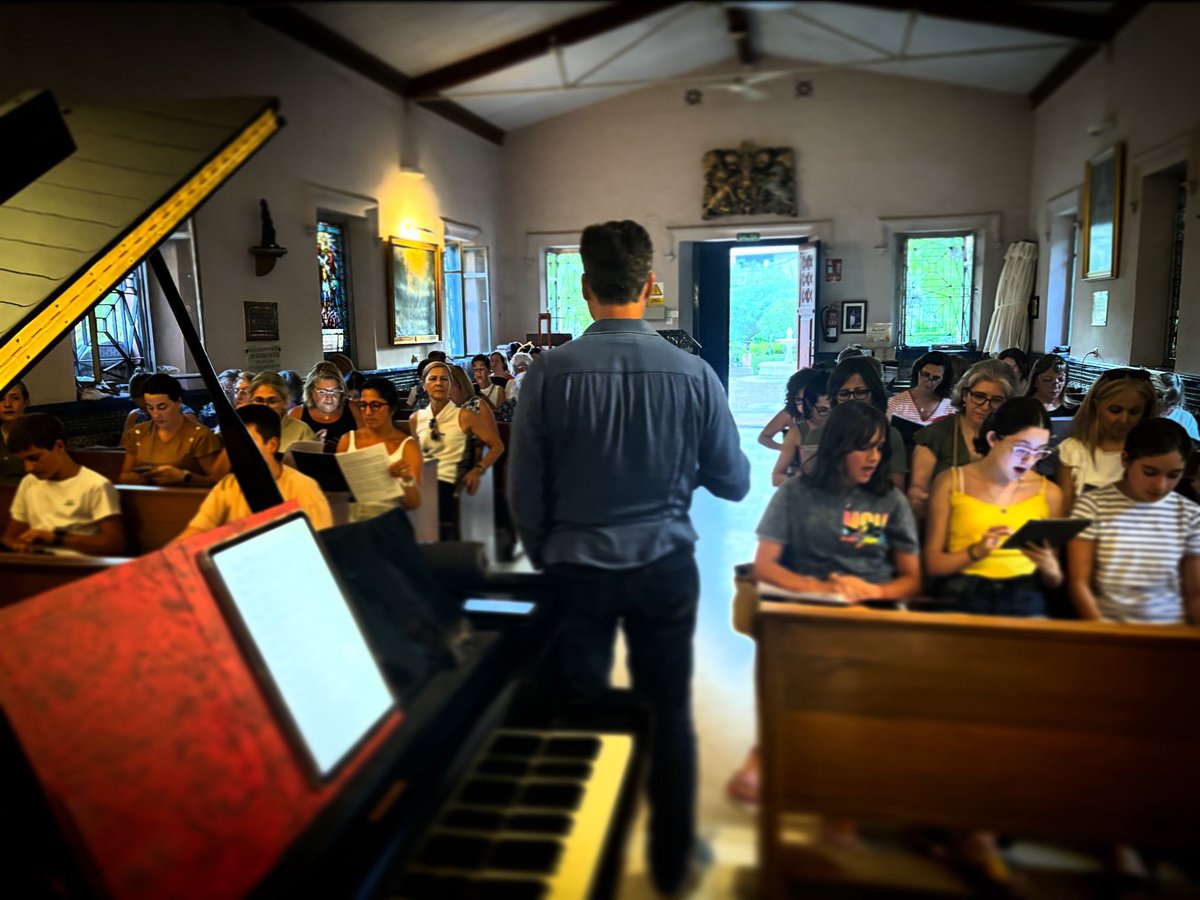 AntoniodelPino's tweet photo. #workinprogress #choir #conductorlife https://t.co/cNSnraGWpb