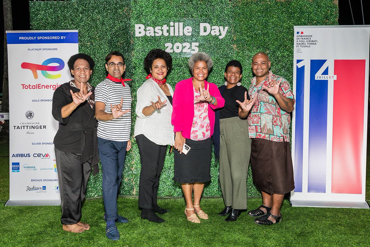 ambafrancefj's tweet image. Last night, @ambafrancefj celebrated #BastilleDay & the values of โlibertรฉ, รฉgalitรฉ, fraternitรฉโ. Amb. @julielesaos honoured ๐ซ๐ท๐ซ๐ฏ ties built on friendship & shared Blue Pacific aspirations. Govt, diplomats, NGOs & the ๐ซ๐ท community joined the celebration!
#FranceinFiji ๐ซ๐ท๐ค๐ซ๐ฏ