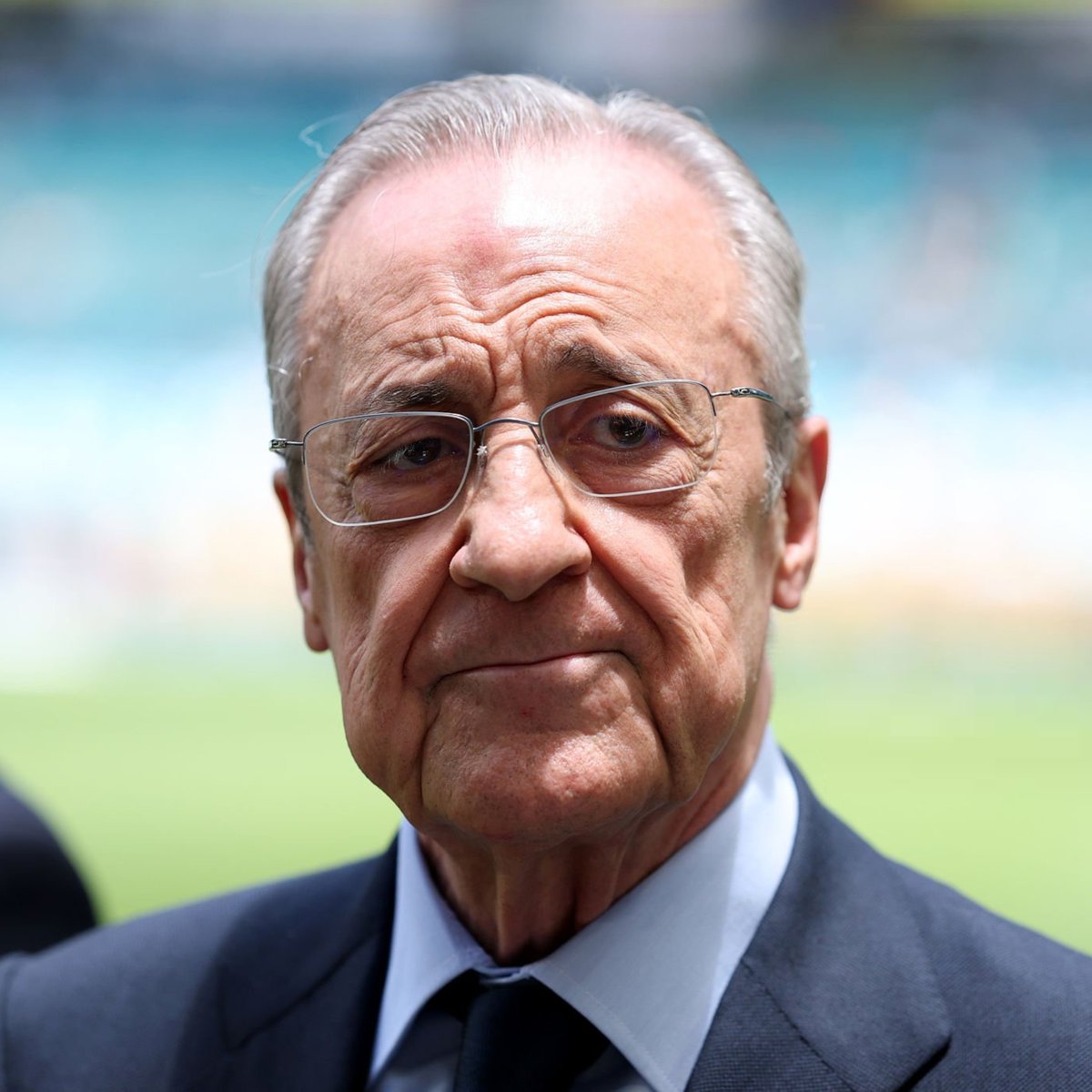 O Real Madrid planeja contratar um zagueiro em 2026, não neste verão. 

[<a href="/La_SER/">Cadena SER</a>]