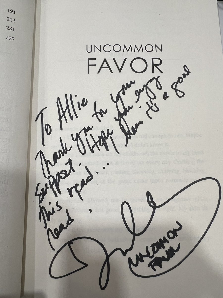 el_m_c's tweet photo. @dawnstaley Thanks for signing our book!  You’re the best!  #wahoowa https://t.co/GBXEZ3IN5l