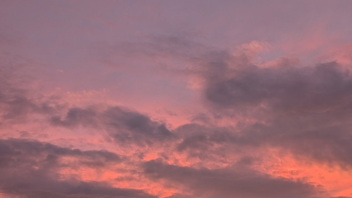 WeatherManFinn's tweet image. We've been having some amazing sunsets lately 🤩 #518wx #hvwx