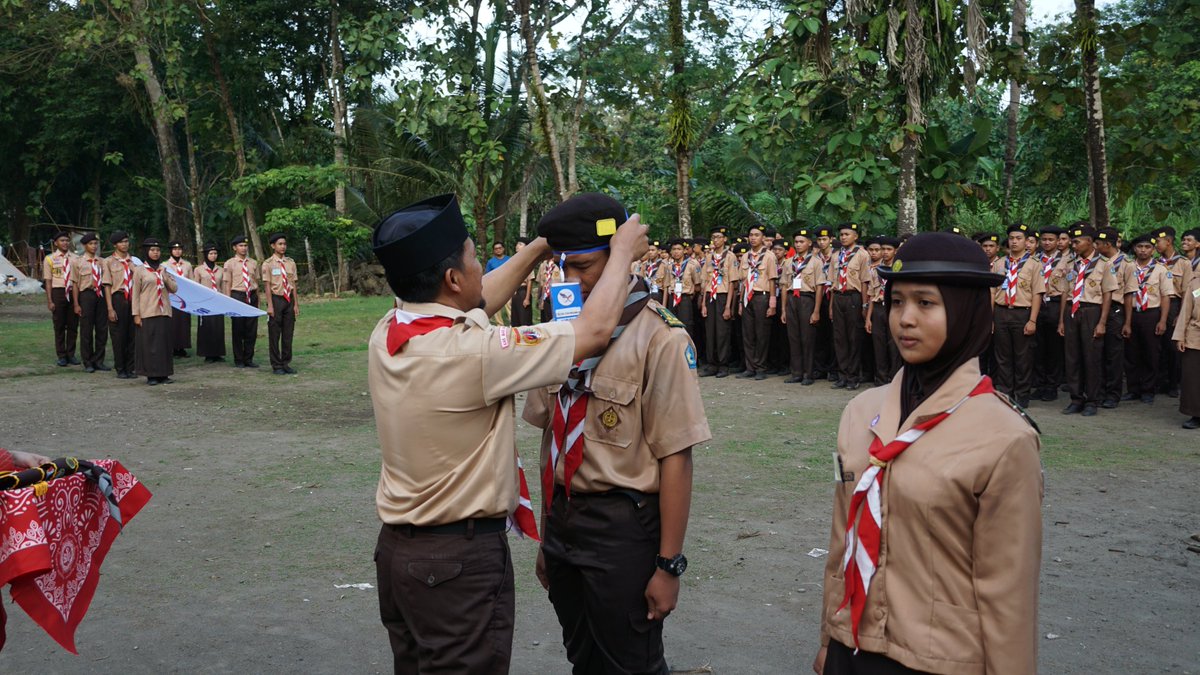 Pramukasmapong's tweet photo. Mulai dari lomba masak, stand up comedy, jelajah alam, sampai malam api unggun...

Grande Campo 2025 bukan cuma kemah biasa.
Banyak hal terjadi, dan semuanya layak dikenang.

Yuk baca thread-nya! 👇 https://t.co/xOoFg6Fqed