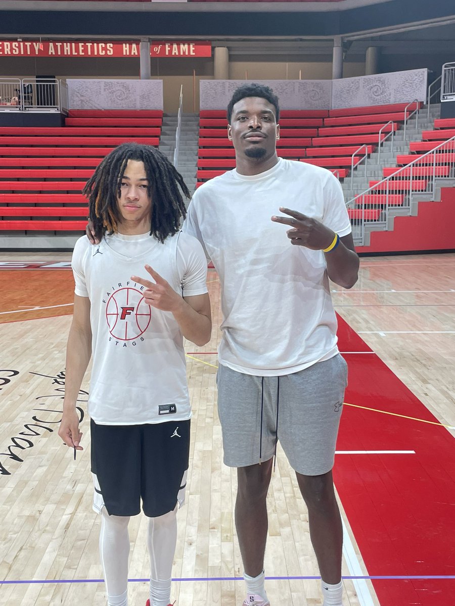 The generations of <a href="/PSAhoops/">Putnam Science MBB</a> <a href="/buttaaaaaaq/">butta</a> <a href="/AlxsYtn_7/">Alexis Yetna</a>