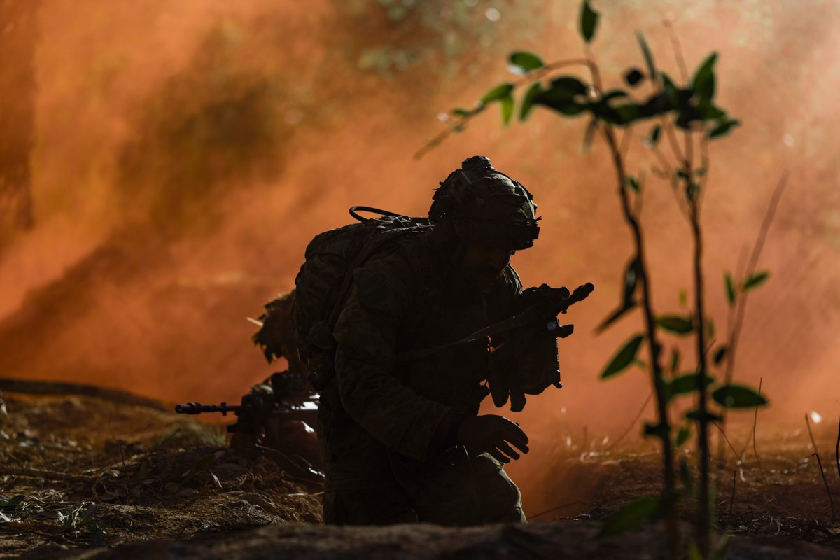 AustralianArmy's tweet image. The warfightersโ palette ๐จ
On the road to TS25 #AusArmy soldiers from Battle Group Ram bring the colour to trench assaults during the SQLD Warfighter.
๐ธ CPL Johnny Huang