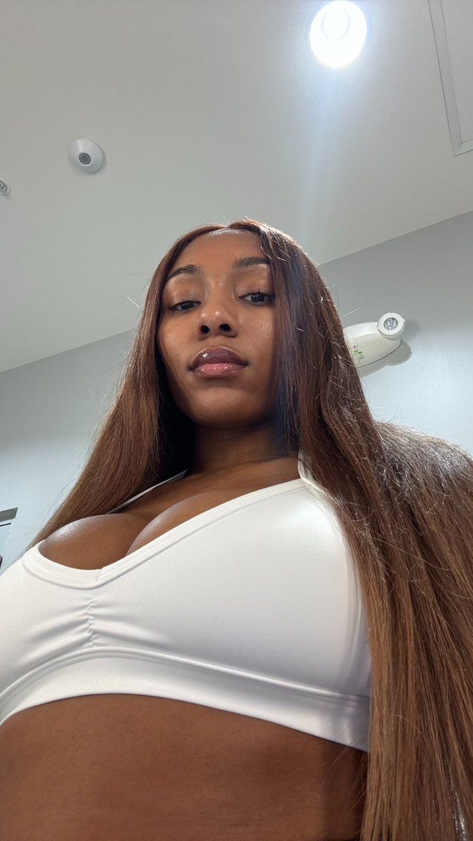 Jada 👑 (@goldiejayy_) on Twitter photo 