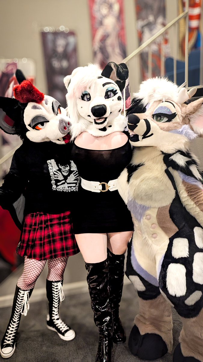 ObaSinuOrisa's tweet image. We are stunning ๐ฅฐ๐
๐ฏ : @SassyFangedDoe @/roxybat