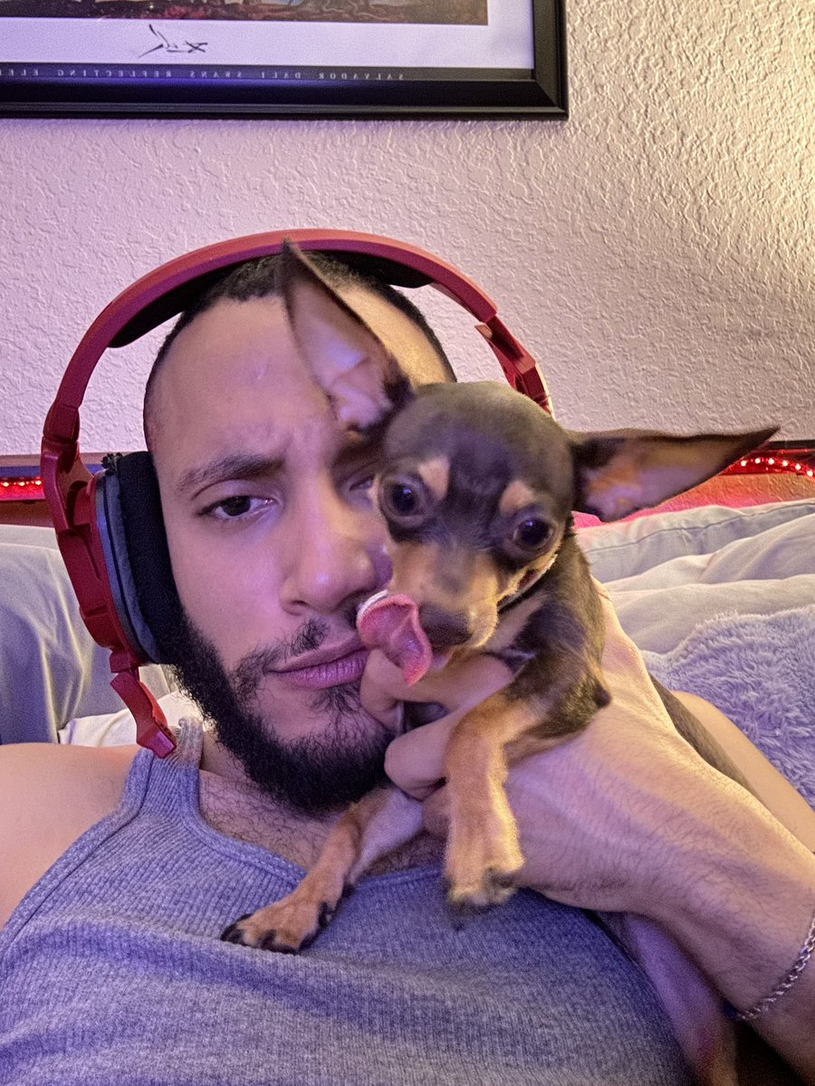 Jawnethan's tweet photo. I should be a little more narcissistic 🤭 https://t.co/EggOYGggaO