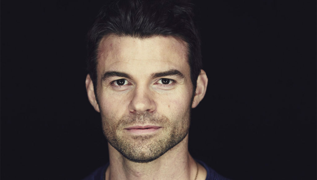 The hint of a smile...a smile I want to bring fully to <a href="/NoblePrimordial/">𝕰𝖑𝖎𝖏𝖆𝖍 𝙉𝙤𝙗𝙡𝙚 𝙎𝙩𝙖𝙜</a> face...for he has certainly brought one to mine. My #MCM, my #MCE.