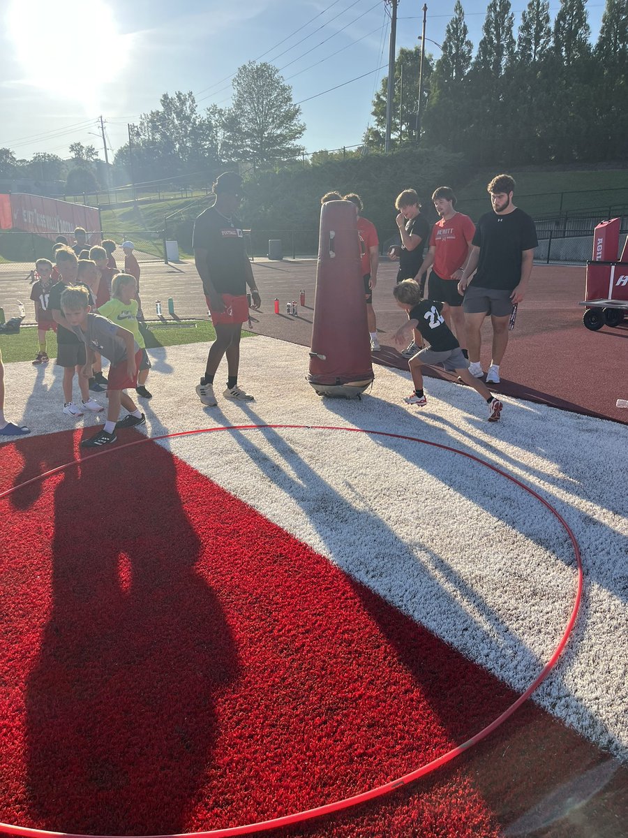 joshfloydHT's tweet image. Great first night of youth football night! @HuskyFast #ProgramDevelopment