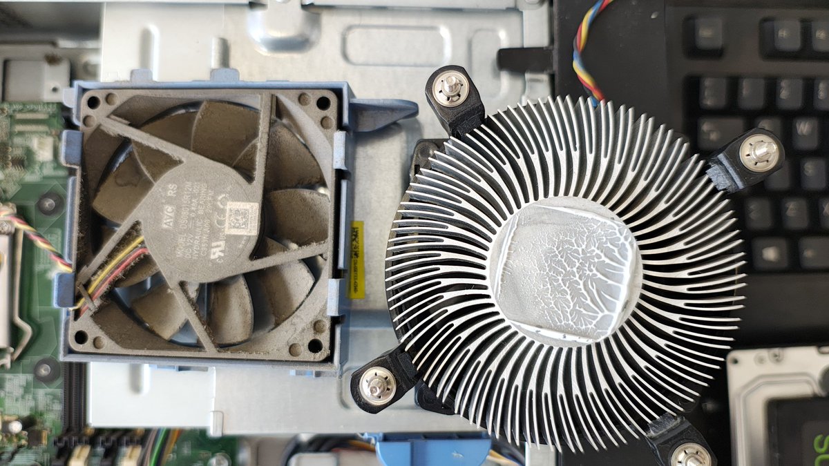 simatec0's tweet image. Mantenimiento y formateo de computadora Dell Inspiron 560s

Para más información pueden visitarnos en maps.app.goo.gl/tvmiPBtPpA3bnH… 
También pueden comunicarse al WhatsApp: wa.me/+524431796191

#mantenimientodecomputadores #reparaciondecomputadoras #formateopc #reparaciondepc