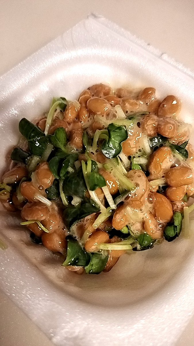 muzumuzuda's tweet photo. カイワレ納豆美味しいよって言うから笑
食べてみた˶⚈  ̫⚈˵神
今日も朝まで一緒にいれて良かった☆ https://t.co/wTg7NXdHLT