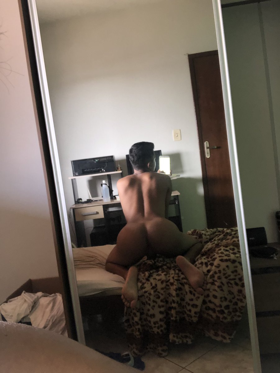 lippassz's tweet photo. @vaai_luaann eu https://t.co/cVDMNNspUx