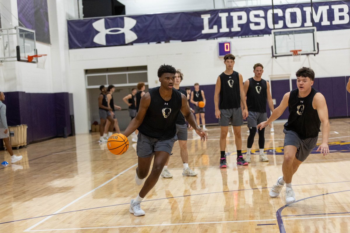 LipscombMBB's tweet image. All in 

#IntoTheStorm ⛈️ l #HornsUp 🤘