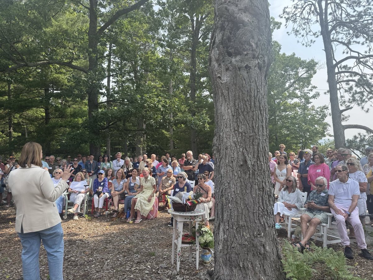 ElissaSlotkin's tweet image. Great meeting in beautiful Leelanau County this weekend. Folks asked smart questions about President Trump's Big Beautiful Bill. Above all, this is a healthcare conversation, and it's on all of us to continue educating people about the very real threats the bill poses to middle…