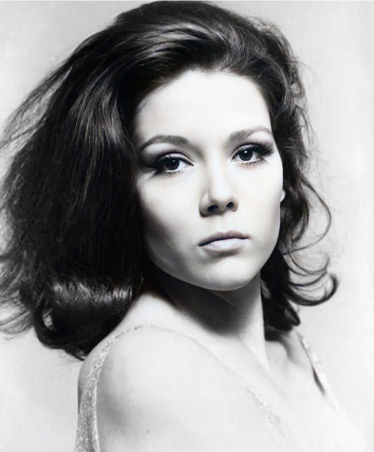 Mrs Peel We’re Needed. Here’s a great photo of my favourite, Dame Diana Rigg who played Emma Peel in The Avengers. Have a Great Tuesday everyone and keep on Avenging . #TheAvengers #DianaRigg #EmmaPeel