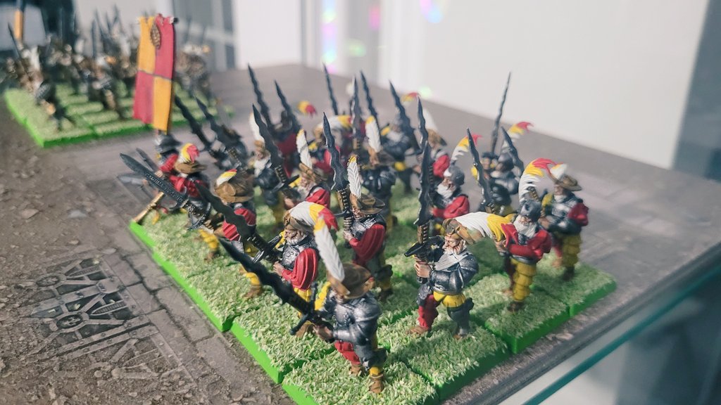 JoshStrifeHayes's tweet image. Kid me always wanted a painted warhammer army, and adult me has been working on that.