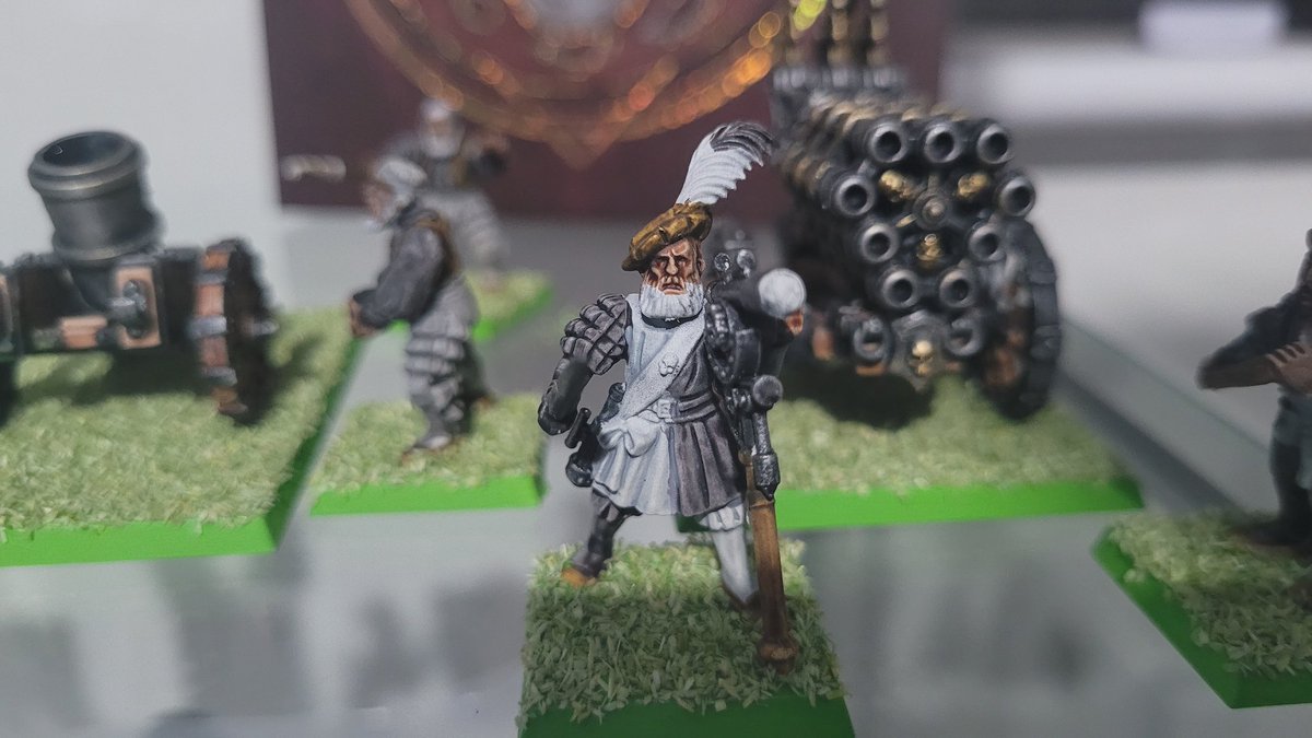 JoshStrifeHayes's tweet image. Kid me always wanted a painted warhammer army, and adult me has been working on that.