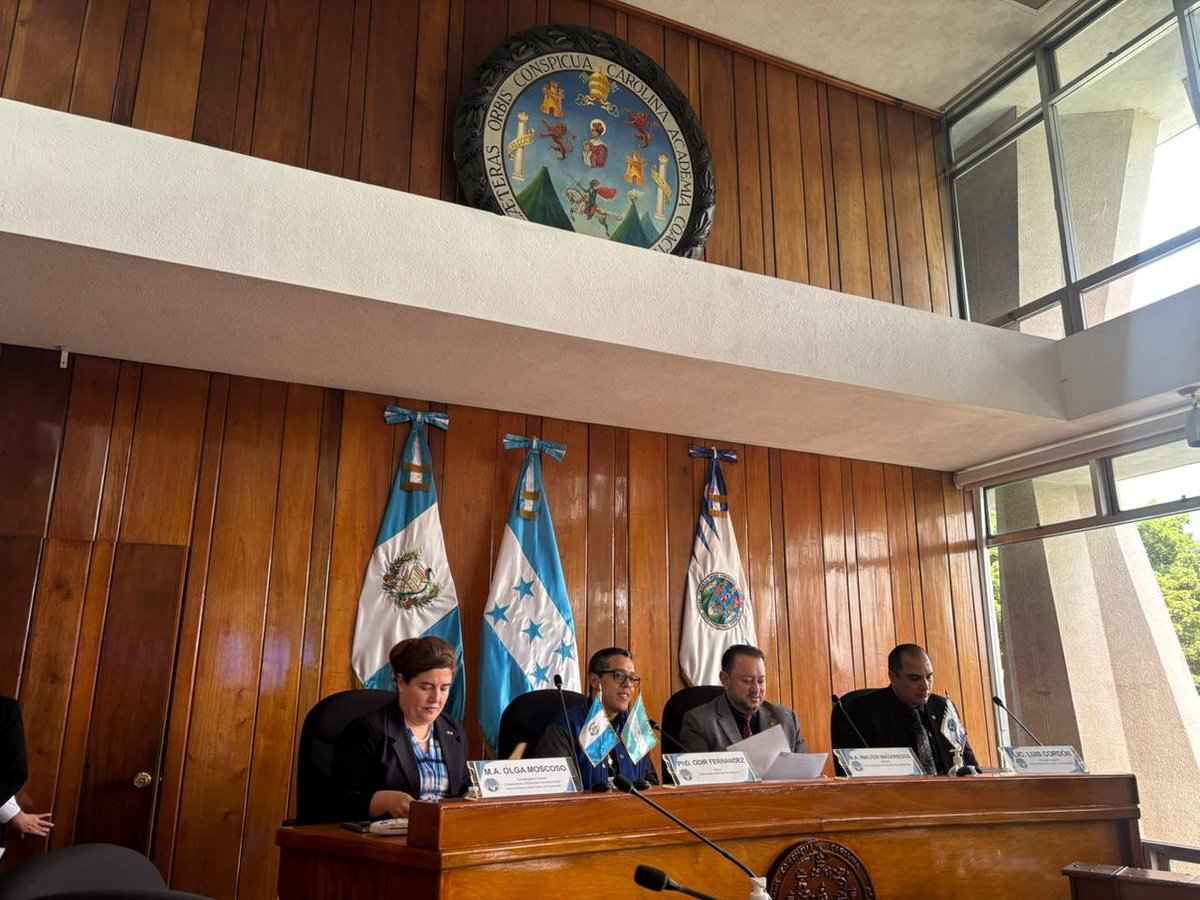 UNAH Universidad Nacional Autónoma de Honduras (@unahoficial) on Twitter photo Gira institucional en la Universidad de San Carlos de Guatemala <a href="/USAC_oficial/">Universidad de San Carlos de Guatemala</a>
Con el objetivo de fortalecer los lazos de cooperación interinstitucional, una comitiva encabezada por el rector Odir Fernández realiza una visita oficial a la tricentenaria Universidad de San Carlos Gira institucional en la Universidad de San Carlos de Guatemala <a href="/USAC_oficial/">Universidad de San Carlos de Guatemala</a>
Con el objetivo de fortalecer los lazos de cooperación interinstitucional, una comitiva encabezada por el rector Odir Fernández realiza una visita oficial a la tricentenaria Universidad de San Carlos
