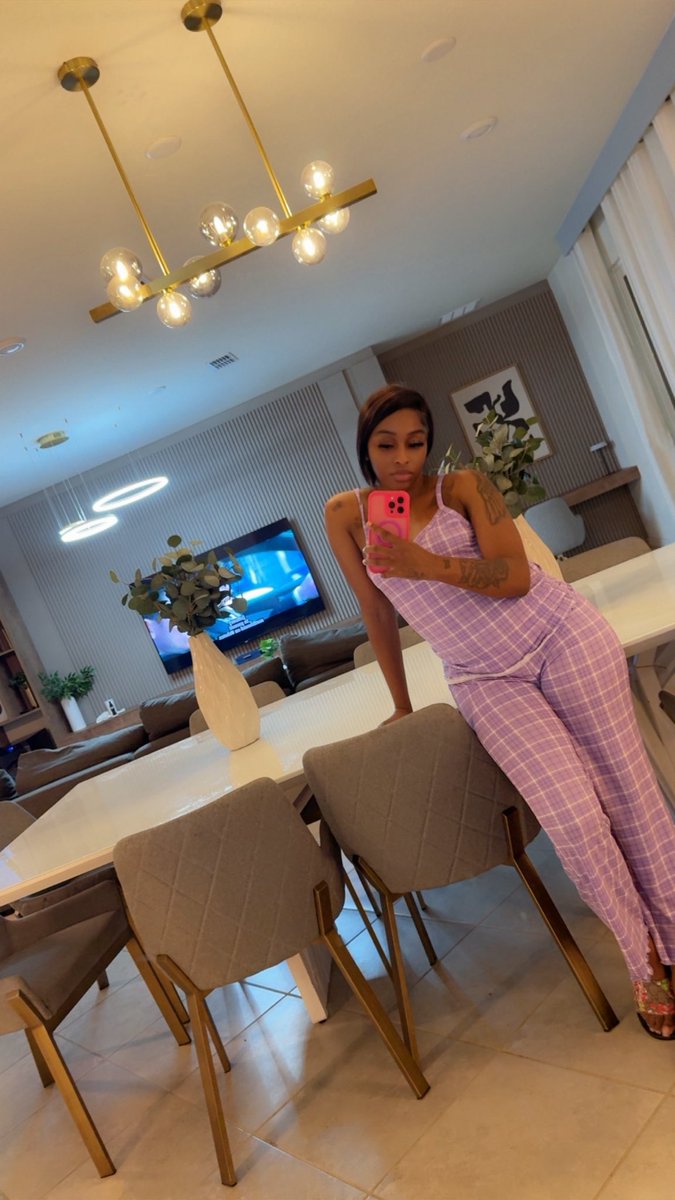 ItGirlMonroe💗 tweet media